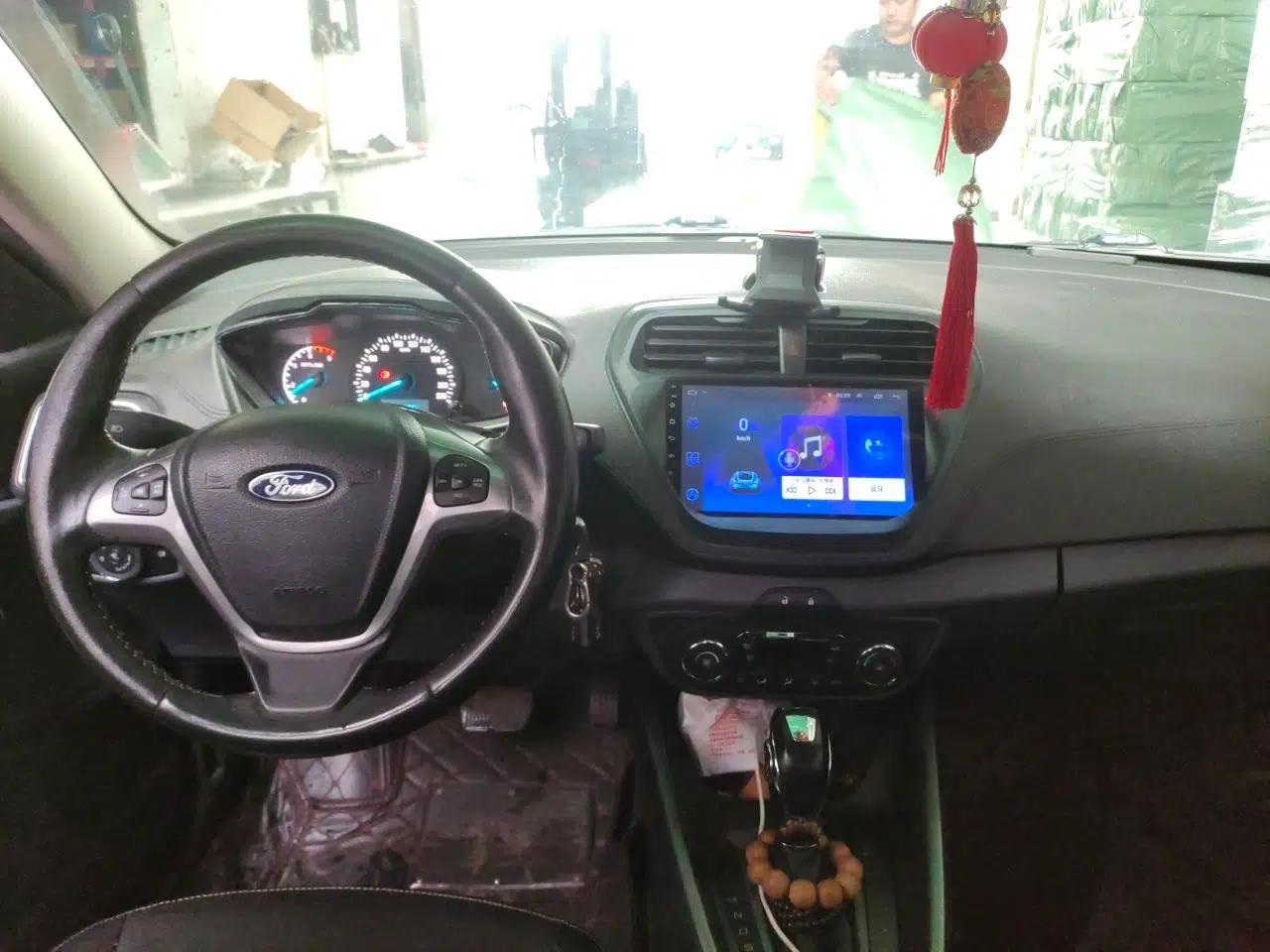 Ford Escort 2015 1.5L Automatic Fashion Model — миниатюра 10