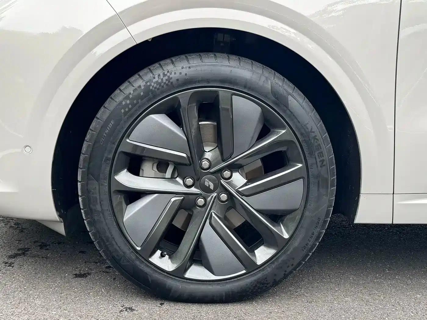 Li Auto L6 2024 Max — миниатюра 7