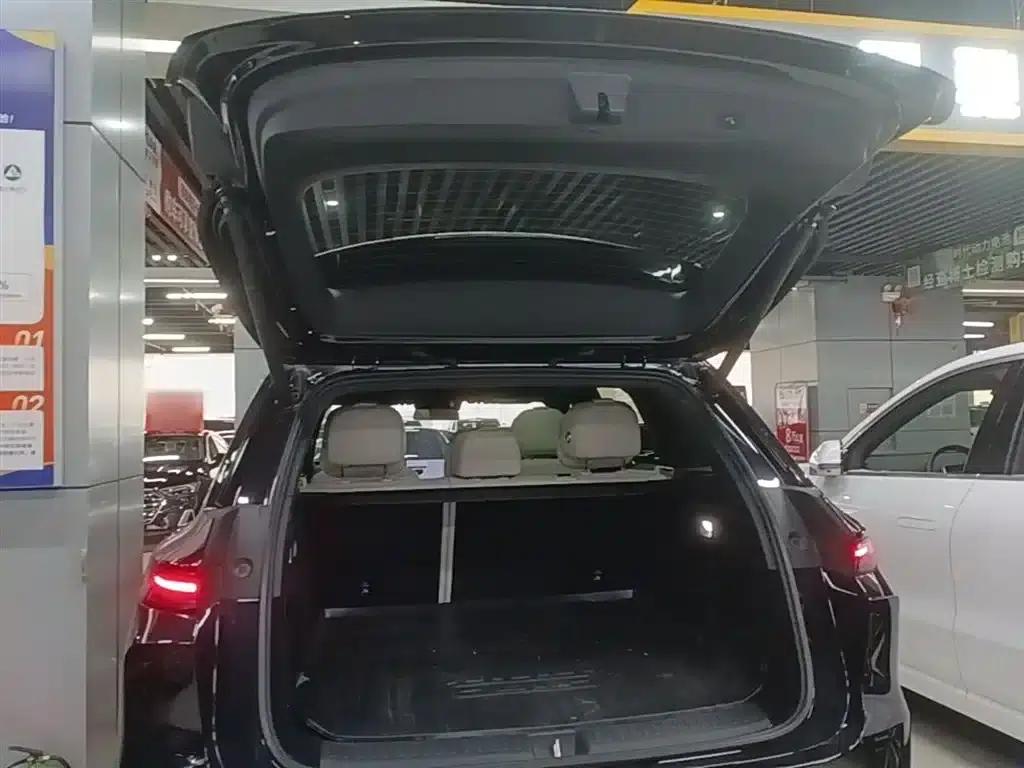 Li Auto L6 2024 Pro — миниатюра 19
