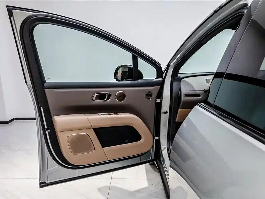 Li Auto i6 2025 Two-Wheel Drive Standard Edition — миниатюра 15