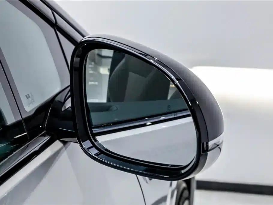 Li Auto i6 2025 Two-Wheel Drive Standard Edition — миниатюра 6