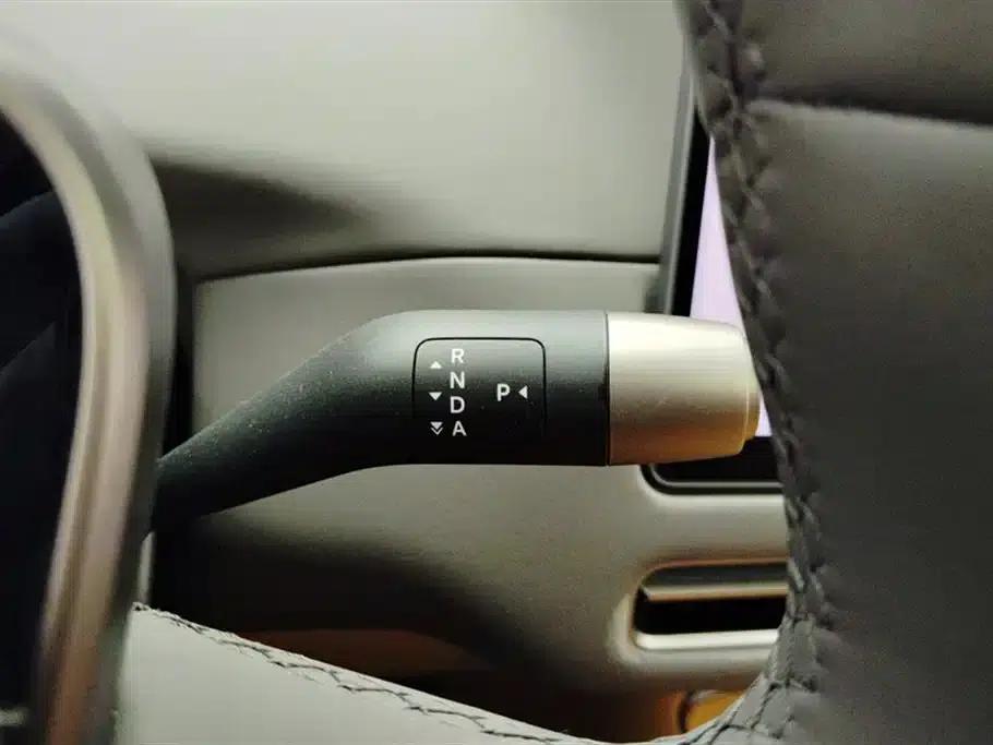 Li Auto i6 2025 Two-Wheel Drive Standard Edition — миниатюра 16
