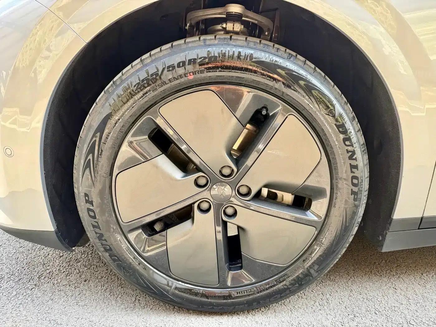 Li Auto i6 2025 Two-Wheel Drive Standard Edition — миниатюра 17
