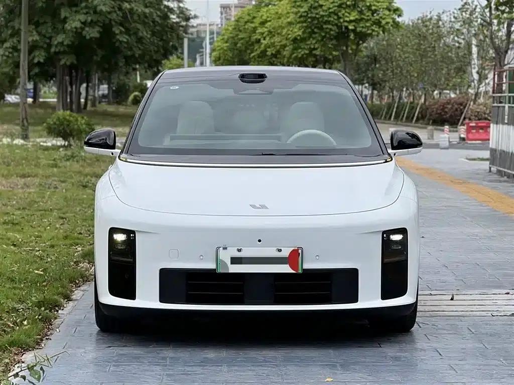 Li Auto i6 2025 Two-Wheel Drive Standard Edition — миниатюра 2