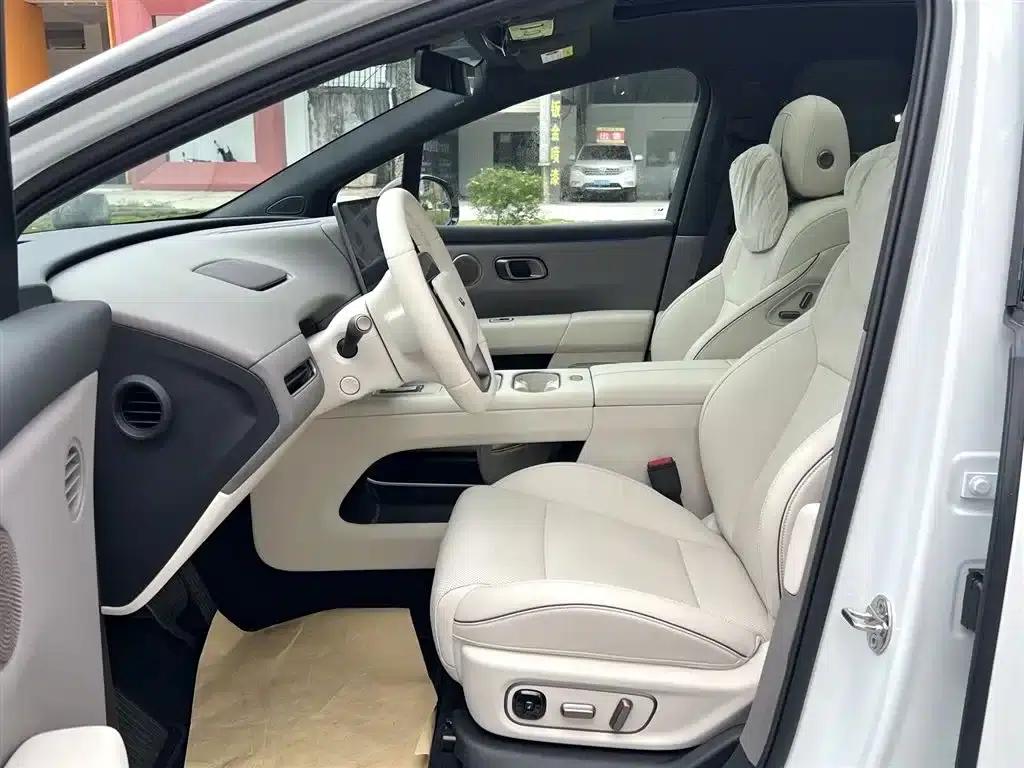 Li Auto i6 2025 Two-Wheel Drive Standard Edition — миниатюра 8
