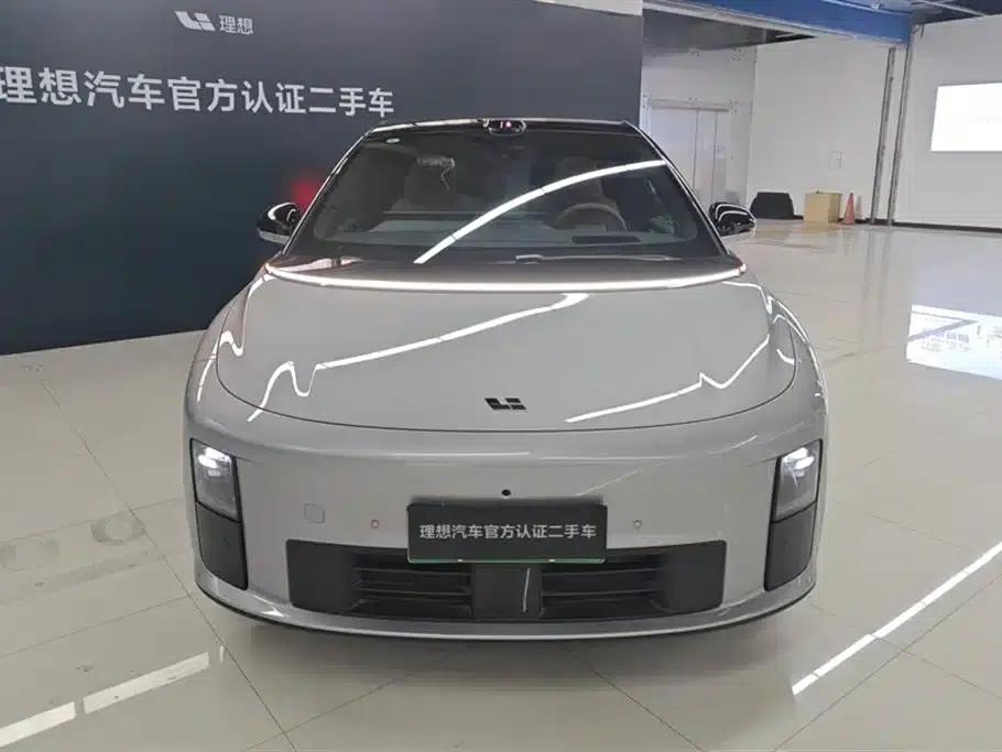 Li Auto i6 2025 Two-Wheel Drive Standard Edition — миниатюра 2