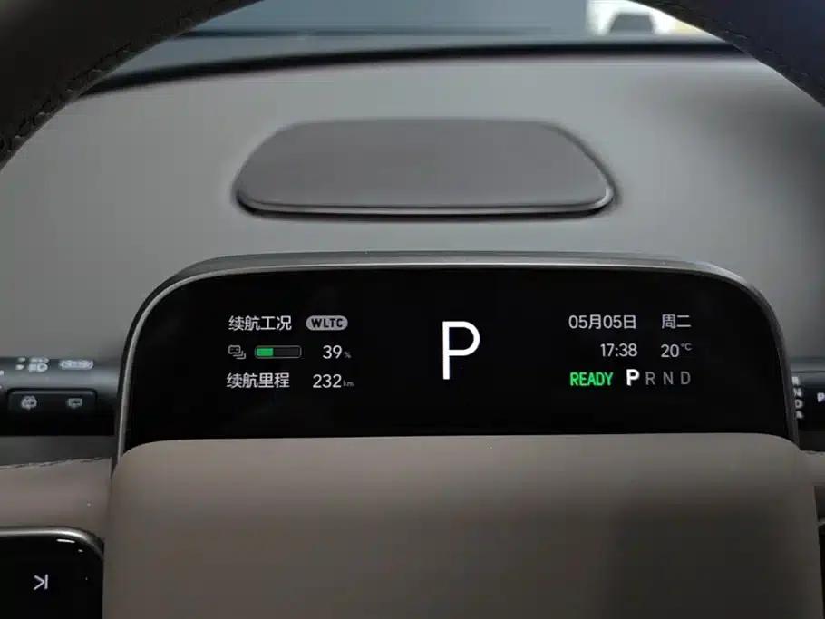 Li Auto i6 2025 Two-Wheel Drive Standard Edition — миниатюра 14