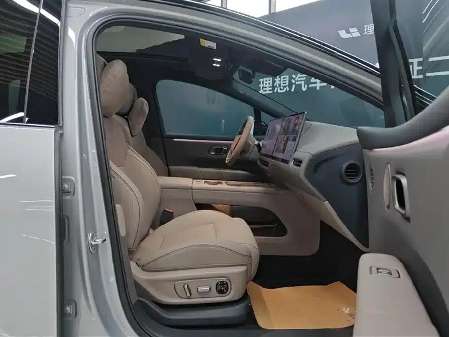 Li Auto i6 2025 Two-Wheel Drive Standard Edition — миниатюра 8