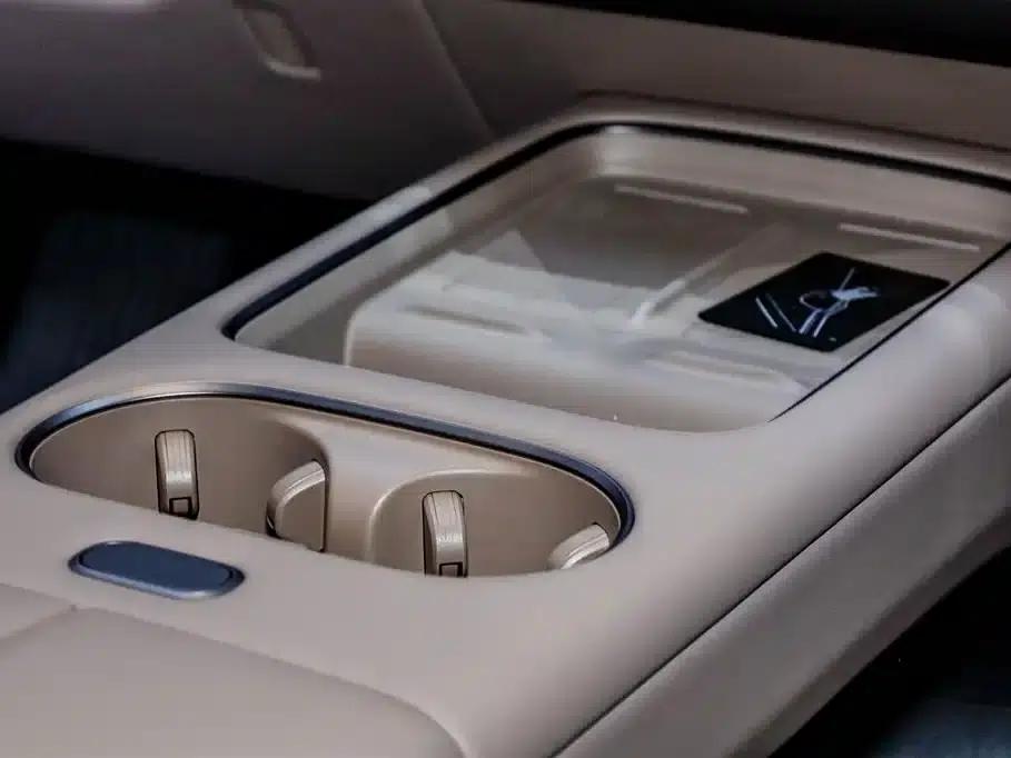 Li Auto i6 2025 Two-Wheel Drive Standard Edition — миниатюра 14