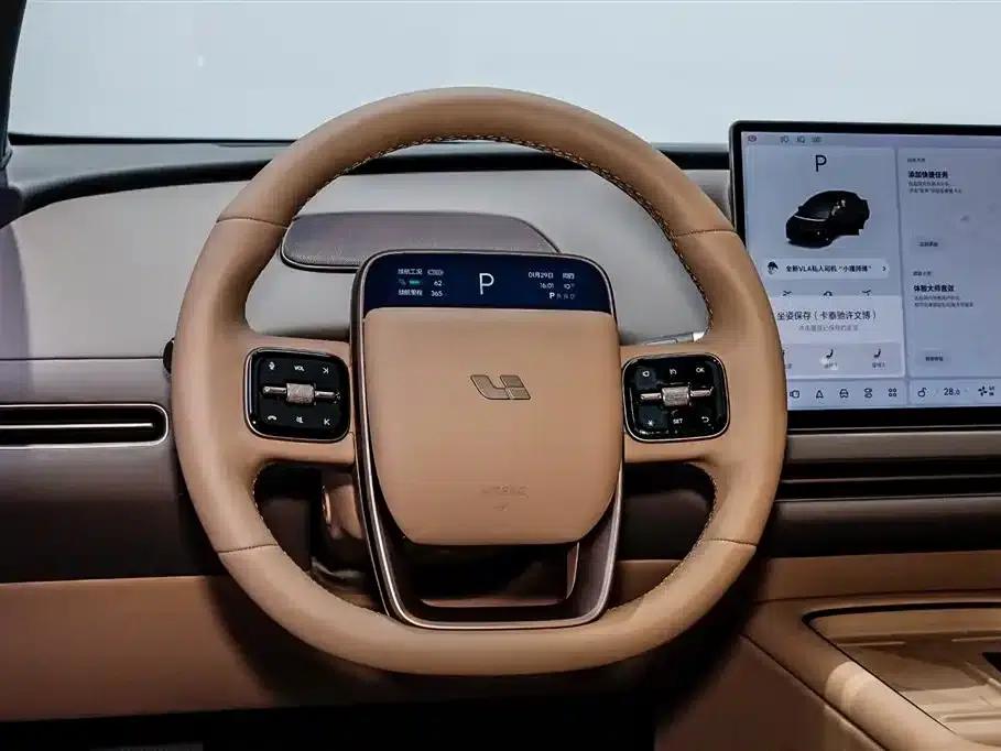 Li Auto i6 2025 Two-Wheel Drive Standard Edition — миниатюра 18