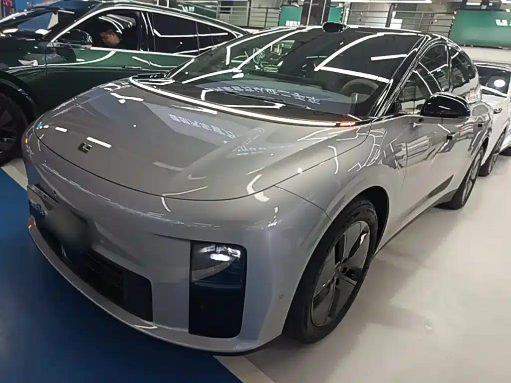 Li Auto i6 2025 Two-Wheel Drive Standard Edition — миниатюра 1