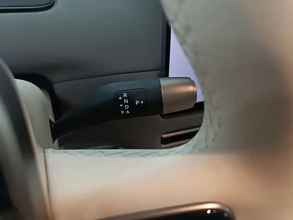 Li Auto i6 2025 Two-Wheel Drive Standard Edition — миниатюра 14