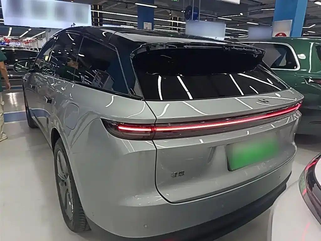 Li Auto i6 2025 Two-Wheel Drive Standard Edition — миниатюра 5