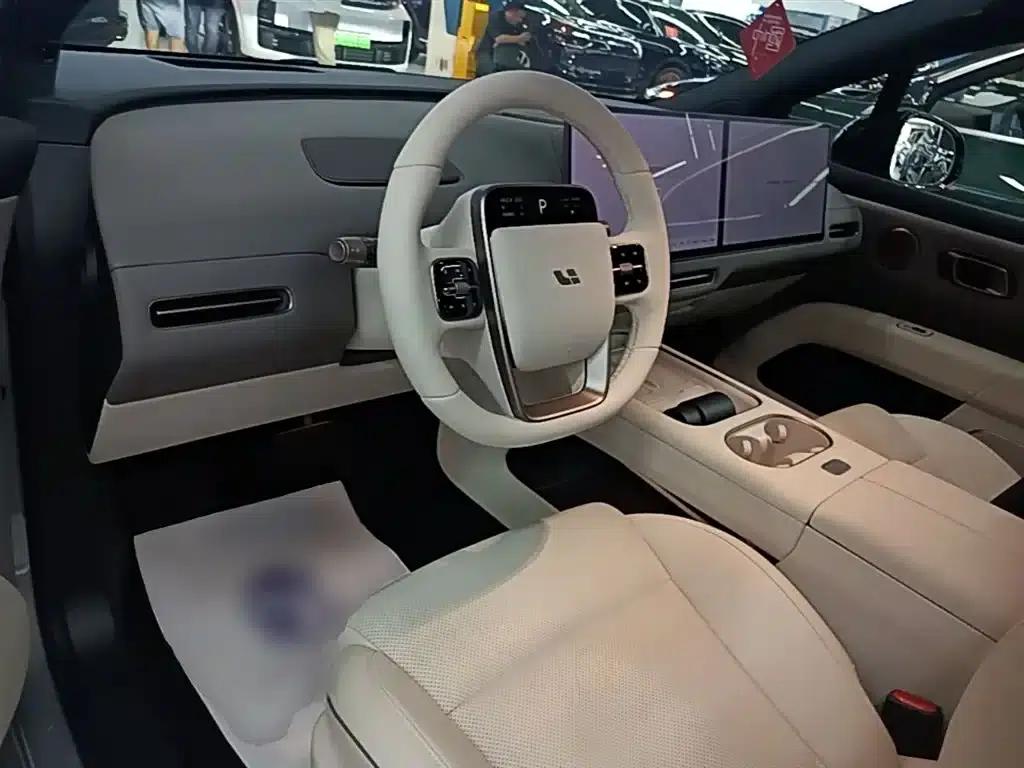 Li Auto i6 2025 Two-Wheel Drive Standard Edition — миниатюра 10