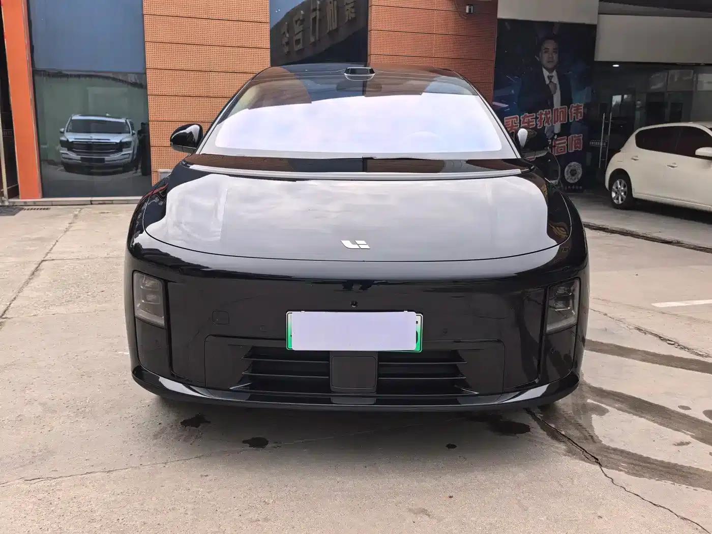 Li Auto i8 2025 Standard Edition — миниатюра 2