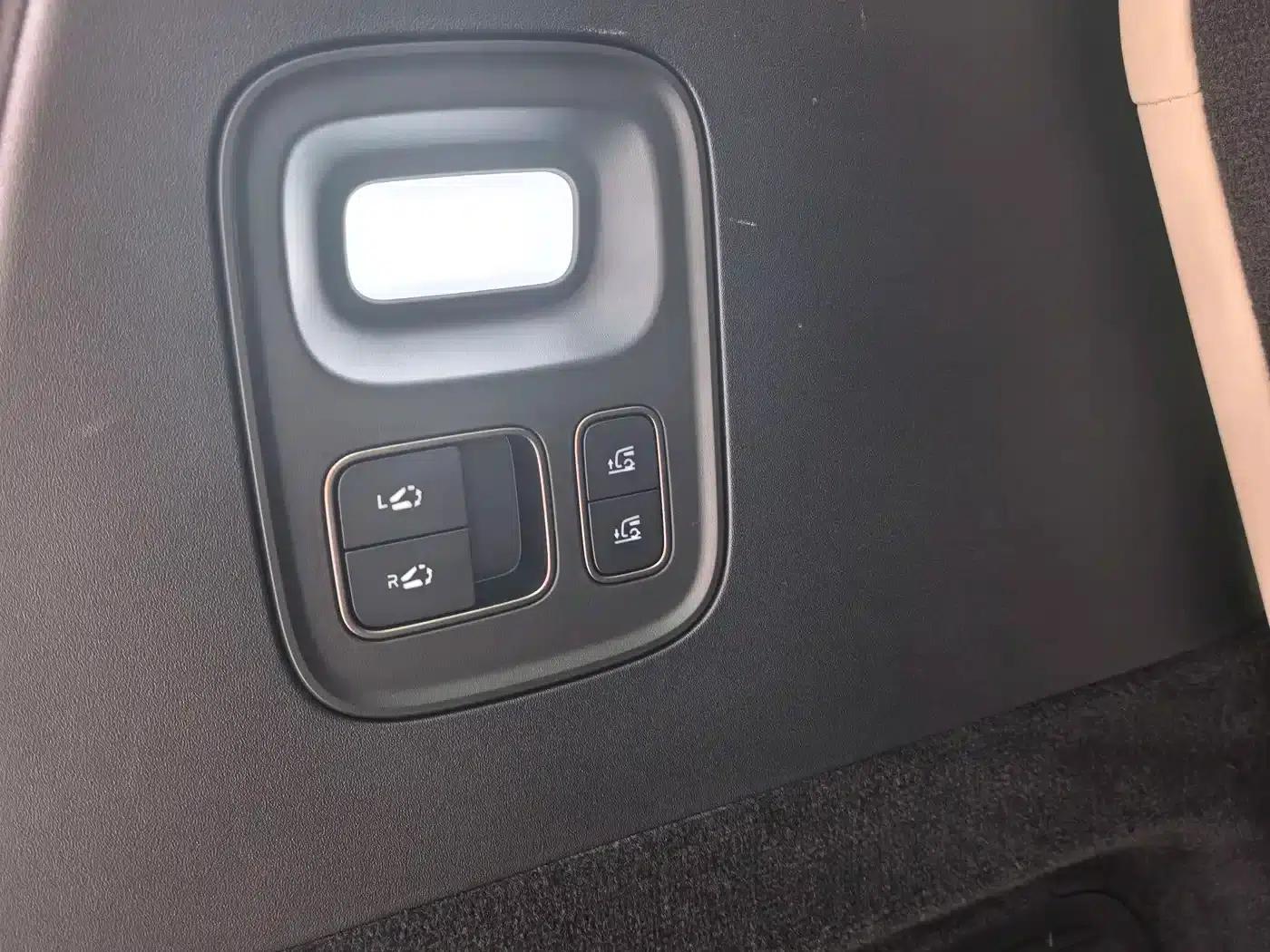 Li Auto i8 2025 Standard Edition — миниатюра 14