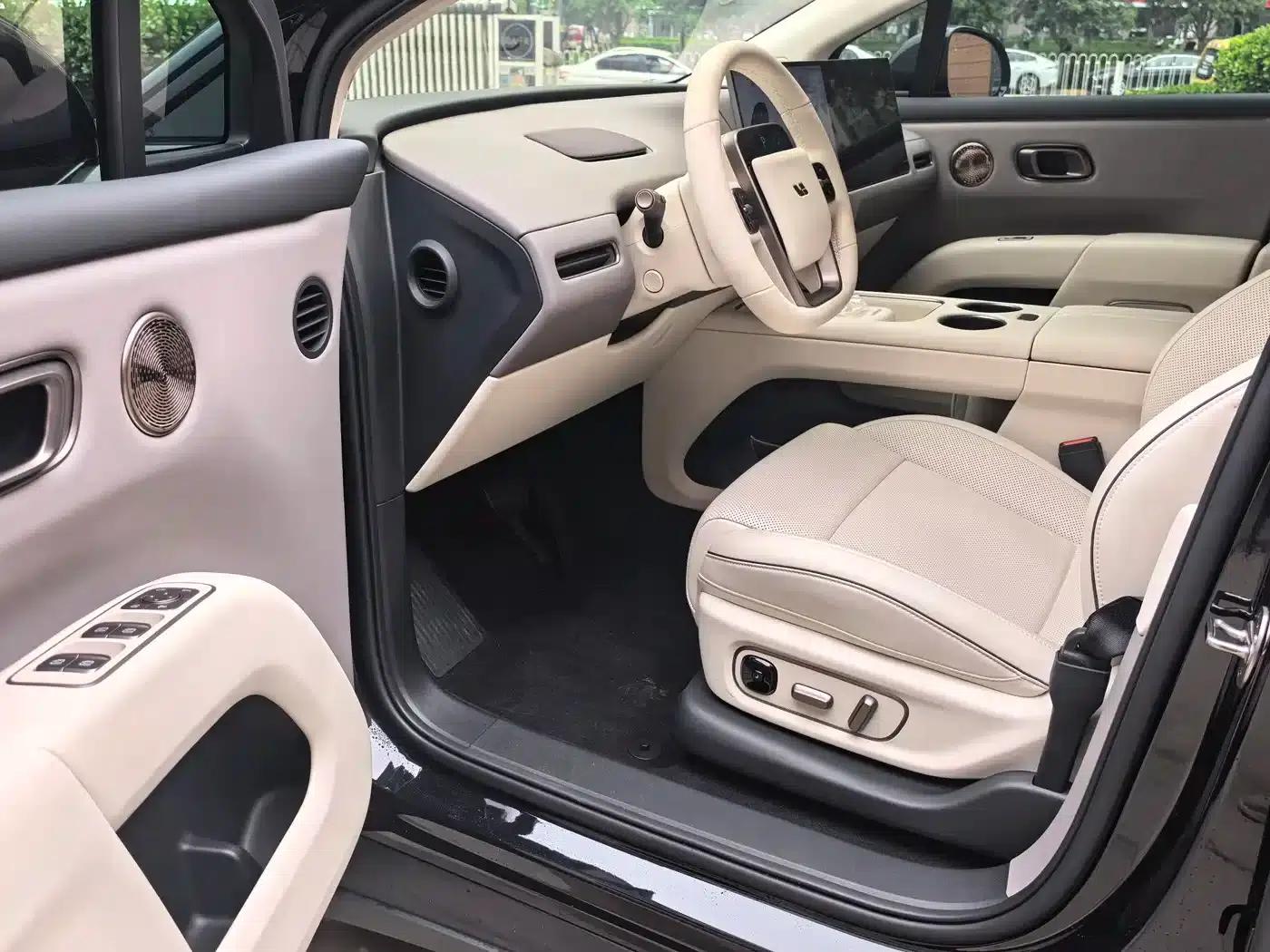 Li Auto i8 2025 Standard Edition — миниатюра 4