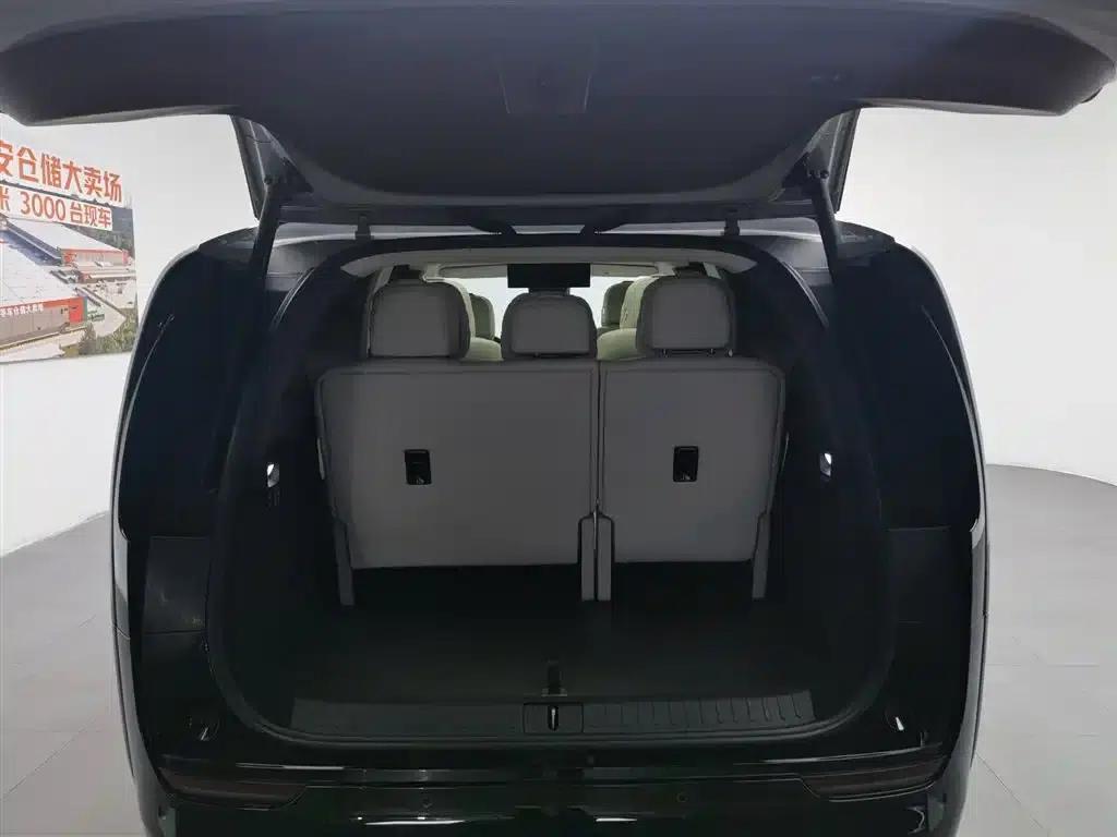 Li Auto MEGA 2024 Ultra — миниатюра 16