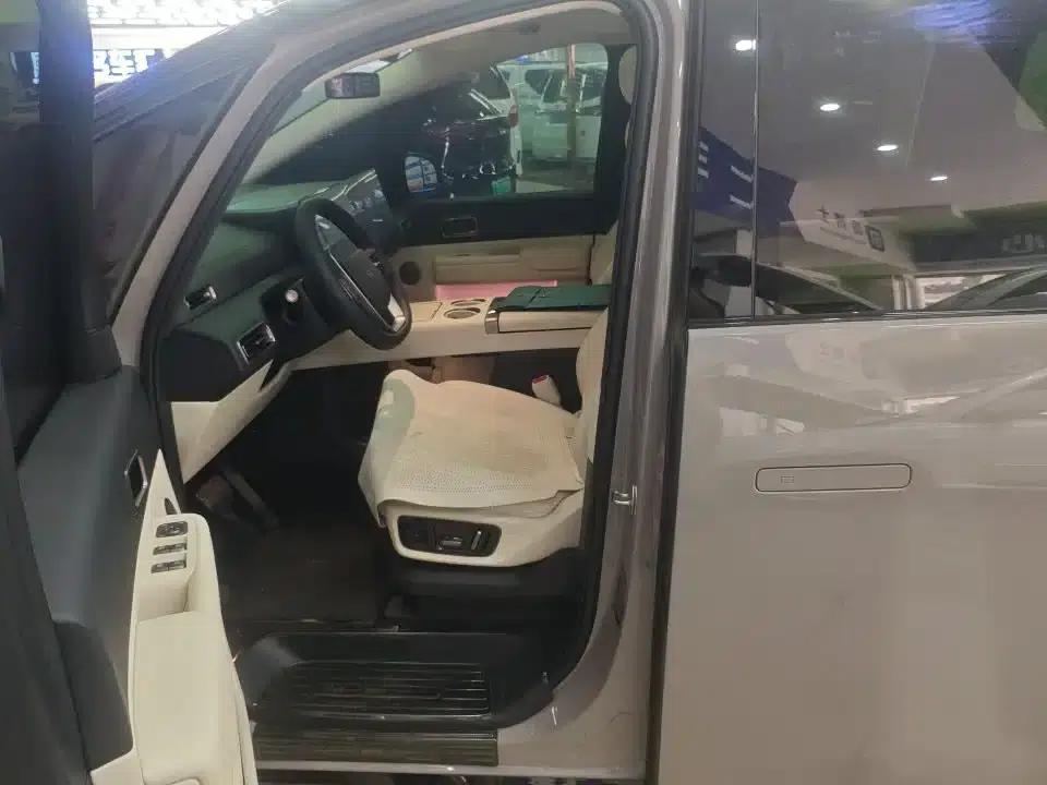 Li Auto MEGA 2025 Home Edition — миниатюра 3