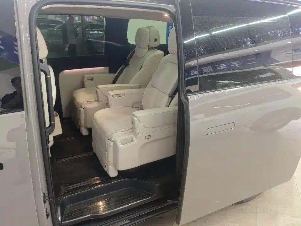Li Auto MEGA 2025 Home Edition — миниатюра 4