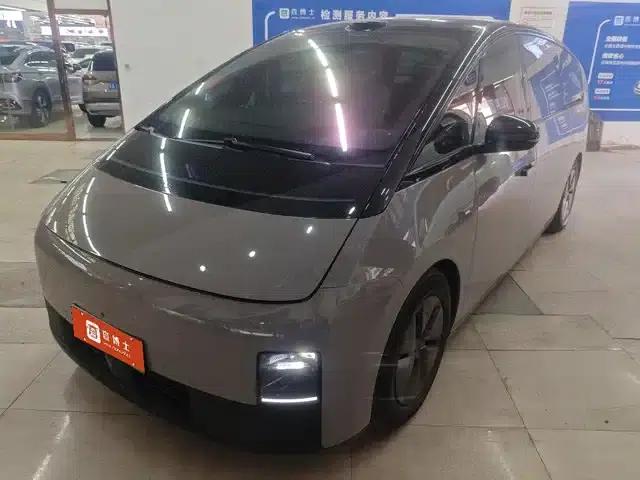 Li Auto MEGA 2025 Home Edition