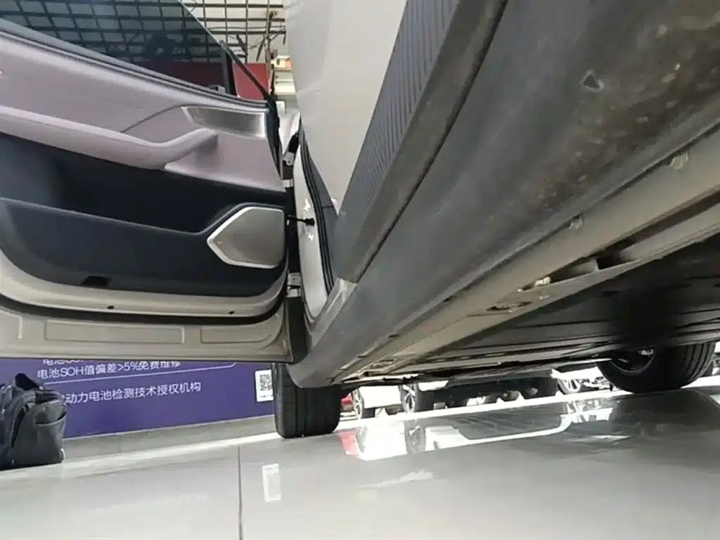 Chevrolet L60 2025 60kWh Rear-Wheel Drive — миниатюра 22