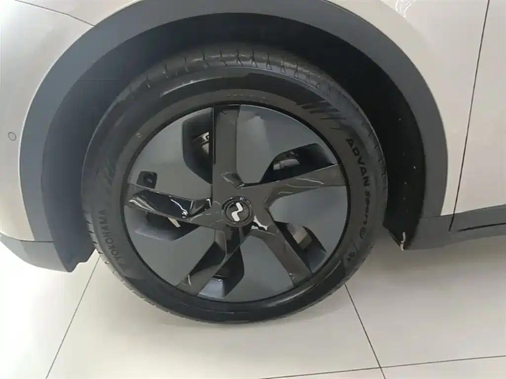 Chevrolet L60 2025 60kWh Rear-Wheel Drive — миниатюра 23