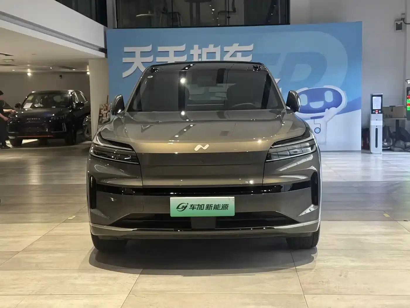2025 Chevrolet L90 Ultra 6-seater — миниатюра 2