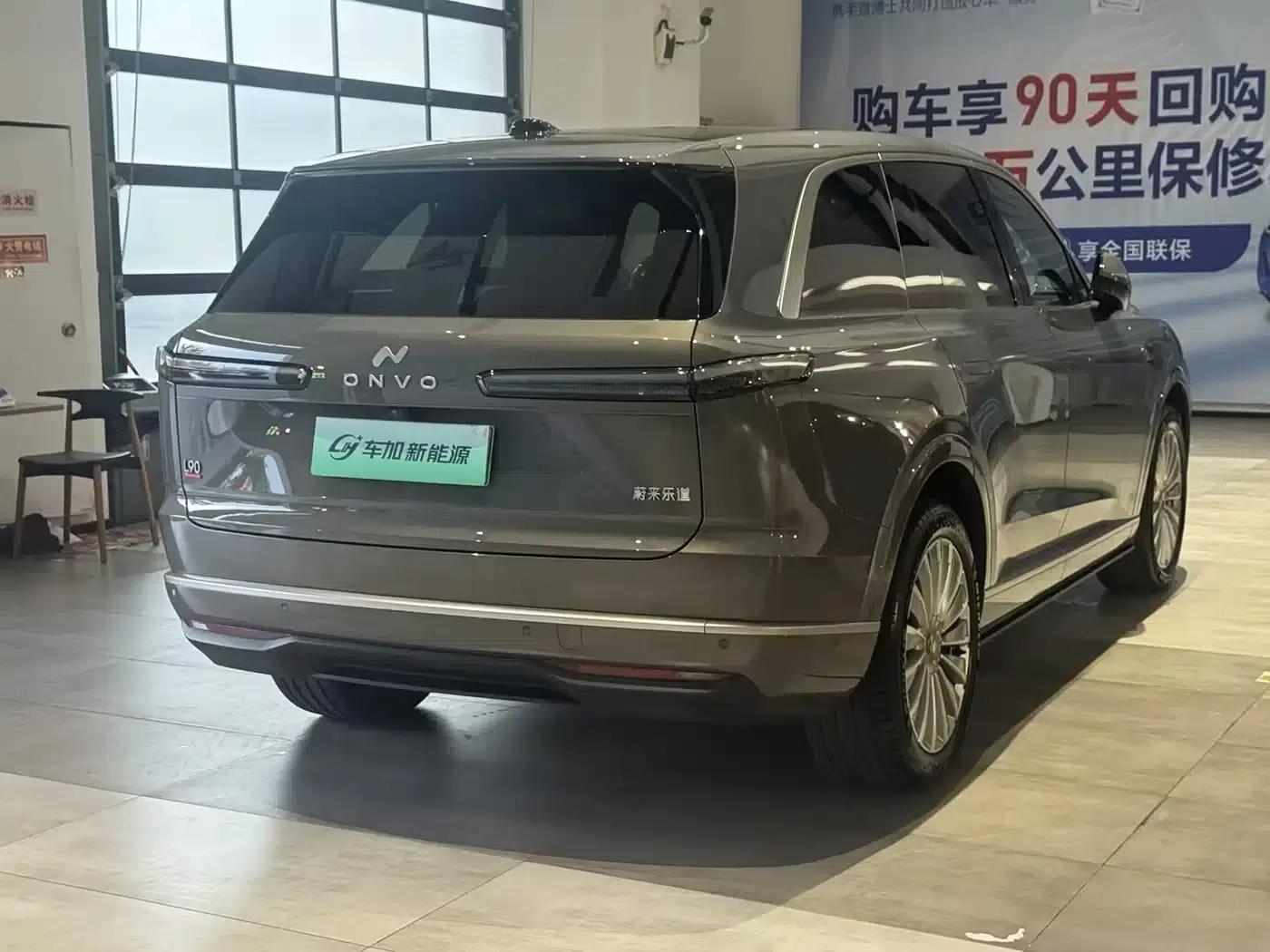 2025 Chevrolet L90 Ultra 6-seater — миниатюра 4