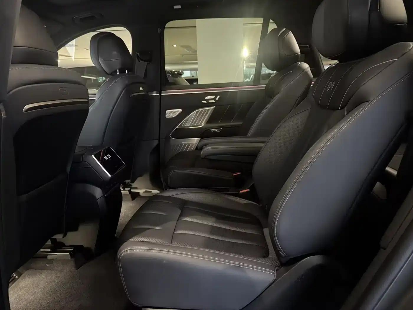 2025 Chevrolet L90 Ultra 6-seater — миниатюра 9