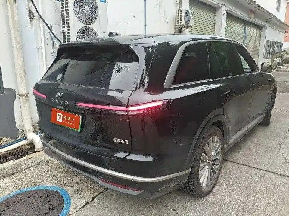 2025 Chevrolet L90 Ultra 6-seater — миниатюра 2