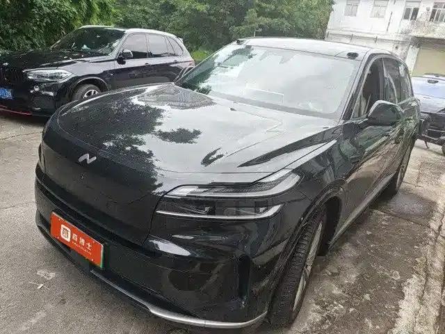 2025 Chevrolet L90 Ultra 6-seater