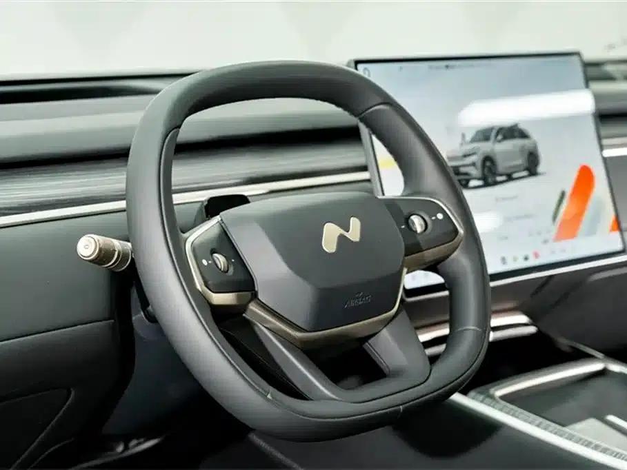 L90 2025 Pro Six-Seat Edition — миниатюра 12