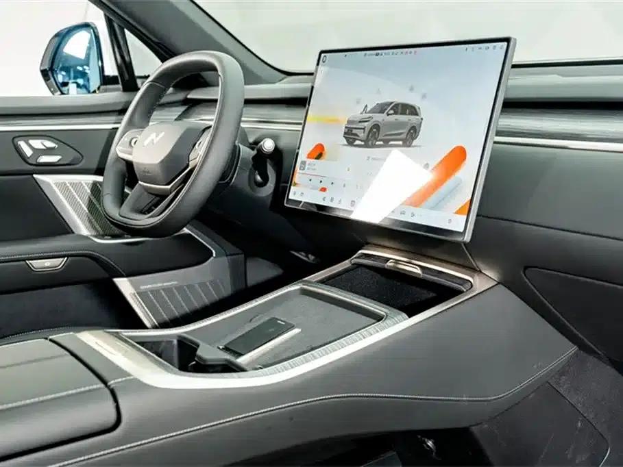 L90 2025 Pro Six-Seat Edition — миниатюра 19