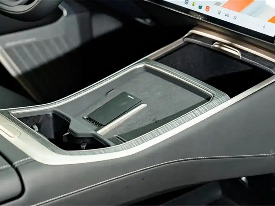 L90 2025 Pro Six-Seat Edition — миниатюра 20