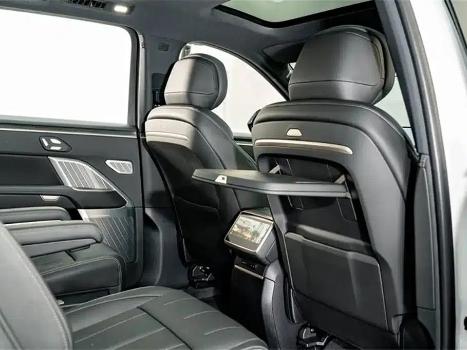 L90 2025 Pro Six-Seat Edition — миниатюра 23