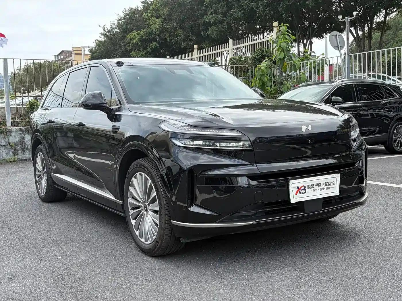 2025 Chevrolet L90 Ultra 6-seater — миниатюра 3