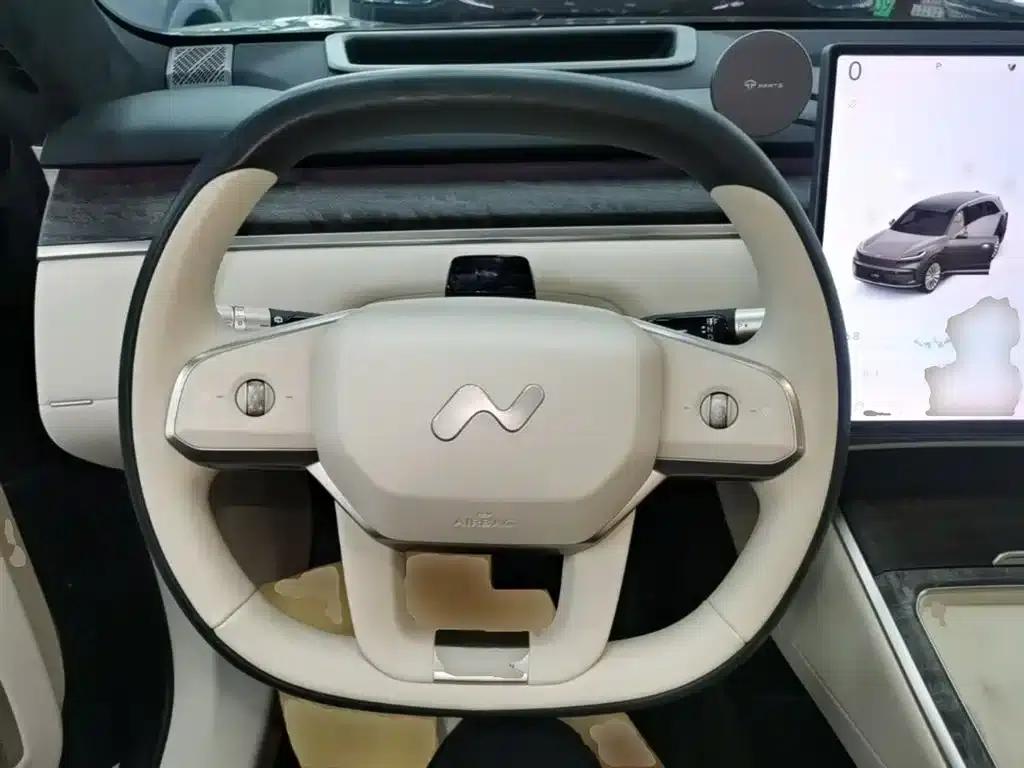 2025 Chevrolet L90 Ultra 6-seater — миниатюра 11