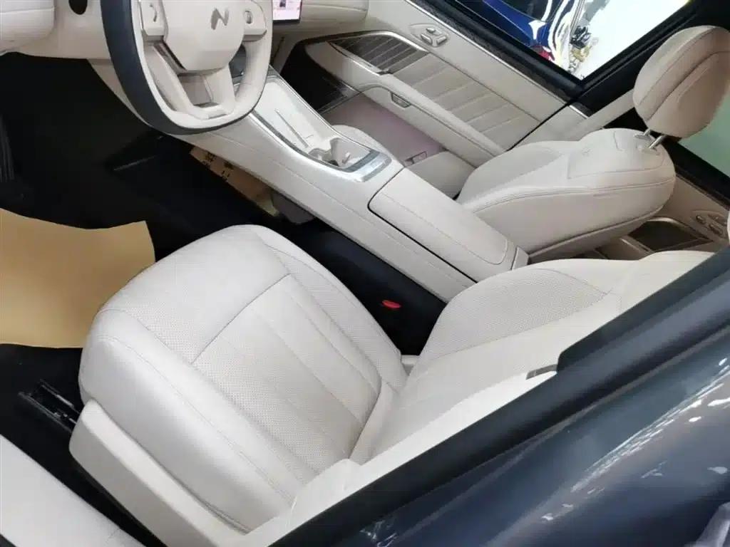 2025 Chevrolet L90 Ultra 6-seater — миниатюра 15