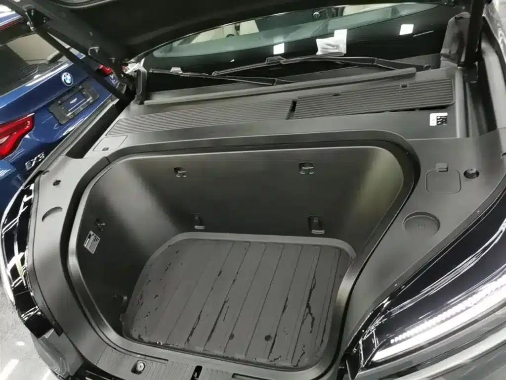 2025 Chevrolet L90 Ultra 6-seater — миниатюра 20