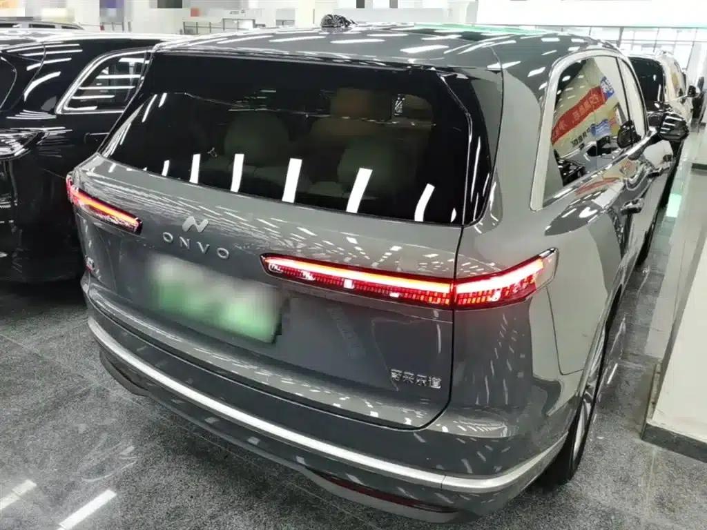 2025 Chevrolet L90 Ultra 6-seater — миниатюра 7
