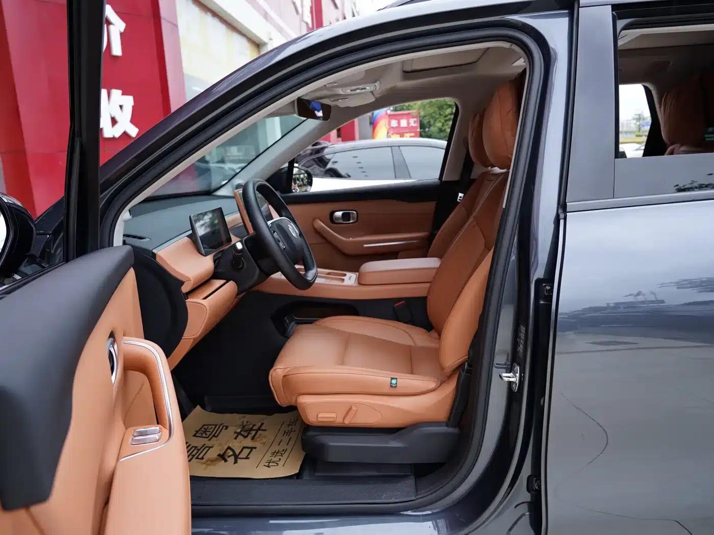 Leapmotor C16 2024 Range Extended 200 Premium Edition — миниатюра 5
