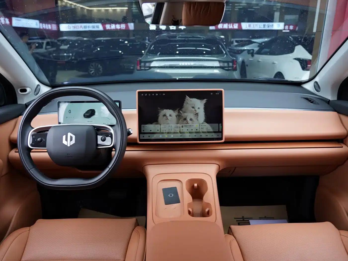 Leapmotor C16 2024 Range Extended 200 Premium Edition — миниатюра 7