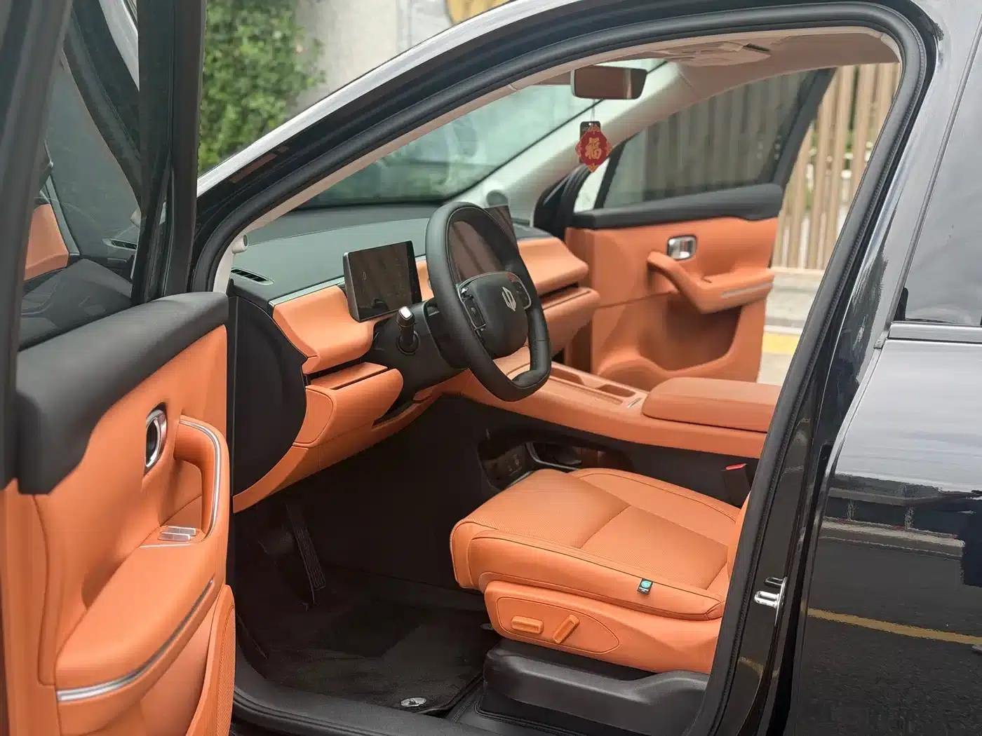 Leapmotor C16 2024 Range Extended 200 Premium Edition — миниатюра 4