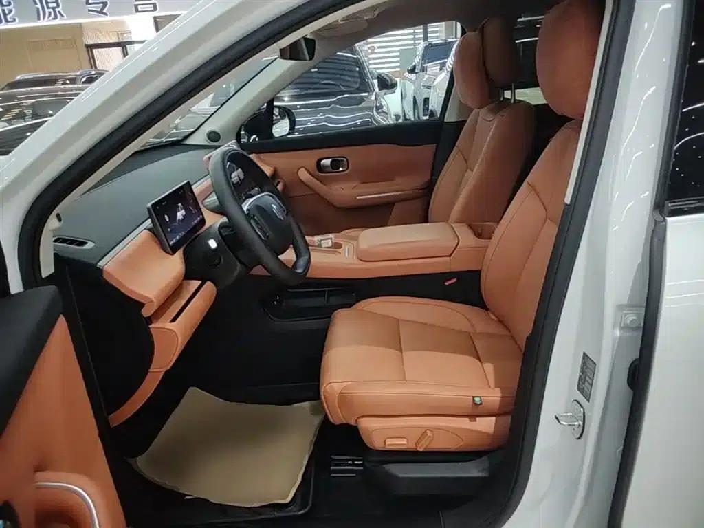 Leapmotor C16 2024 Range Extended 200 Premium Edition — миниатюра 15