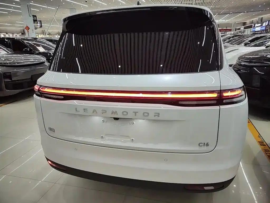 Leapmotor C16 2024 Range Extended 200 Premium Edition — миниатюра 6