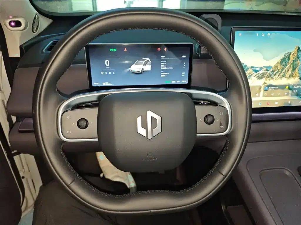 Leapmotor C16 2024 Pure Electric 520 Premium Edition — миниатюра 3