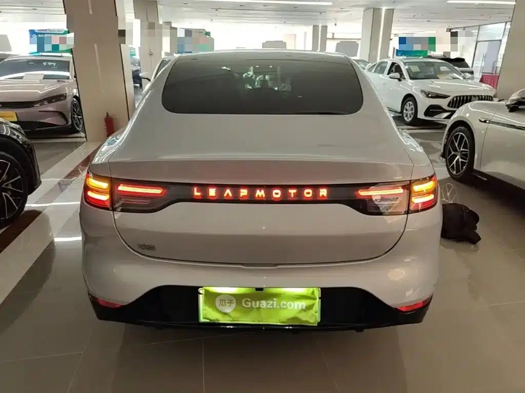 Leapmotor C01 2022 Rear-Wheel Drive Long-Range Version — миниатюра 6