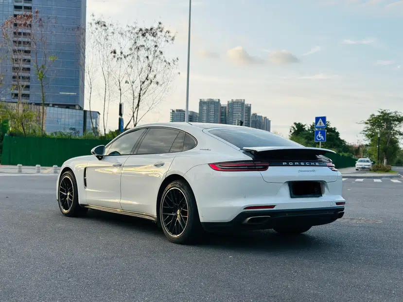 Porsche Panamera 2017 Panamera 4 Executive Long Wheelbase 3.0T — миниатюра 5