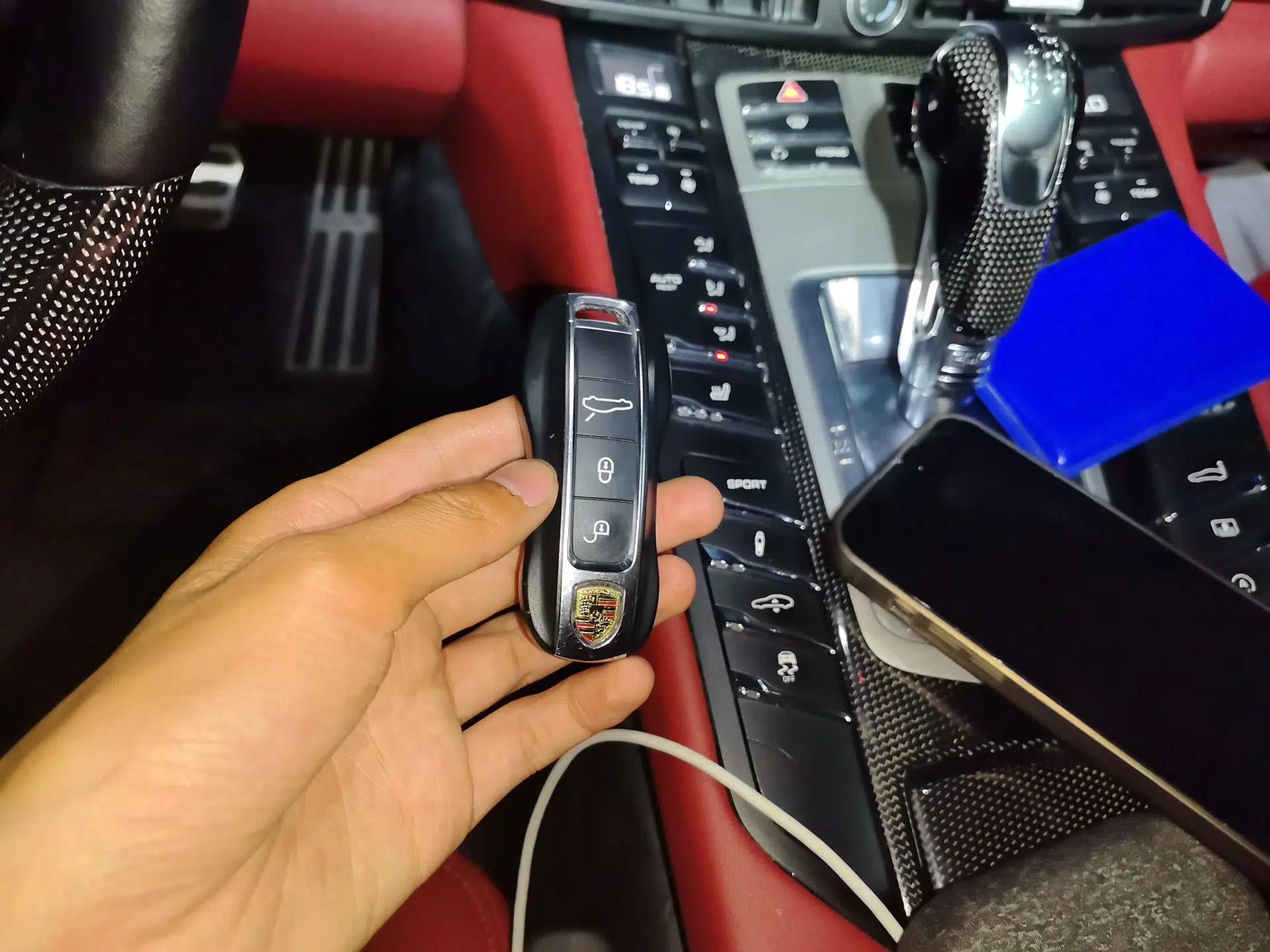 Porsche Panamera 2013 Panamera 4 Platinum Edition 3.6L — миниатюра 9